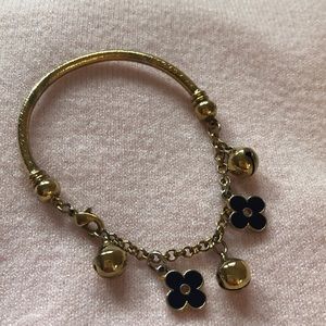 Cute bells and flowers bracelet